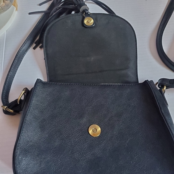 Black tassel crossbody  bag - Picture 2 of 7